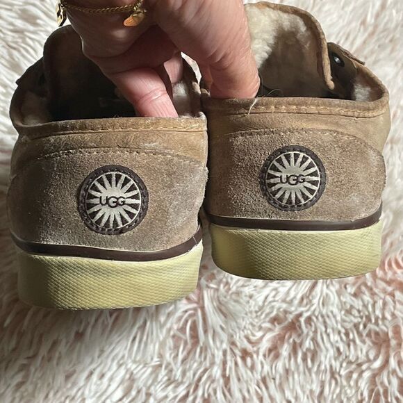 UGG SHOES  - Picture 5 of 11